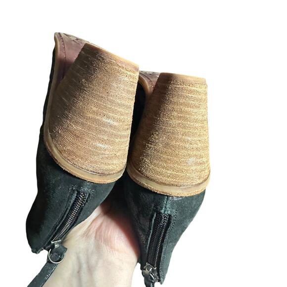 Sofft Millard Sz 8.5 Suede Peep Toe Sandals Cutout Block Heel Comfort Black - Picture 9 of 10